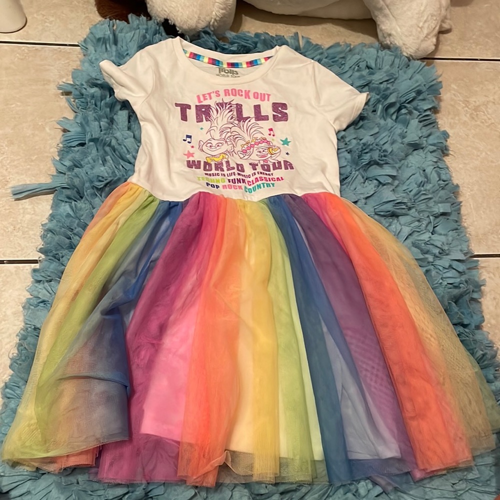Size medium girls trolls dress